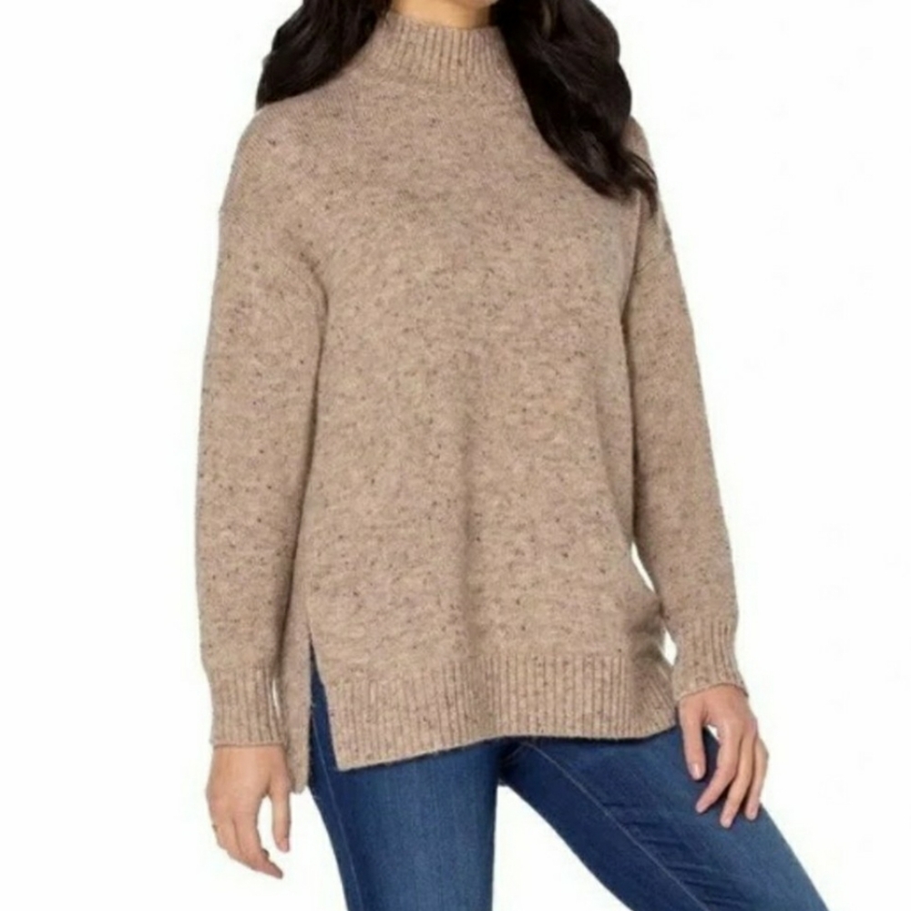 Well Worn  Split Hem Sweater Women's Medium